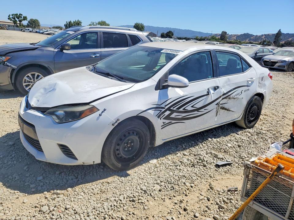 2015 TOYOTA COROLLA 2T1BURHE3FC429066