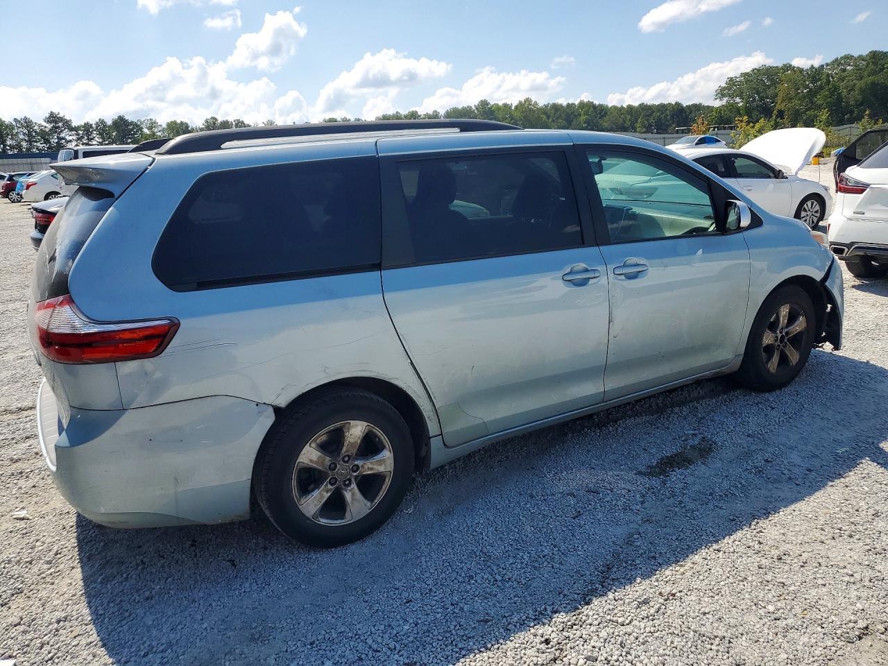 2015 TOYOTA SIENNA LE — Фото 3 из 13
