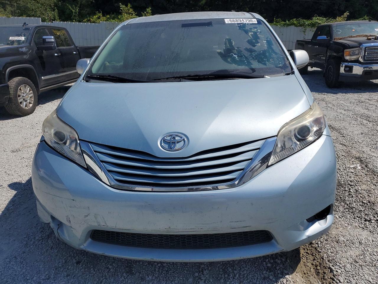 2015 TOYOTA SIENNA LE — Фото 5 из 13