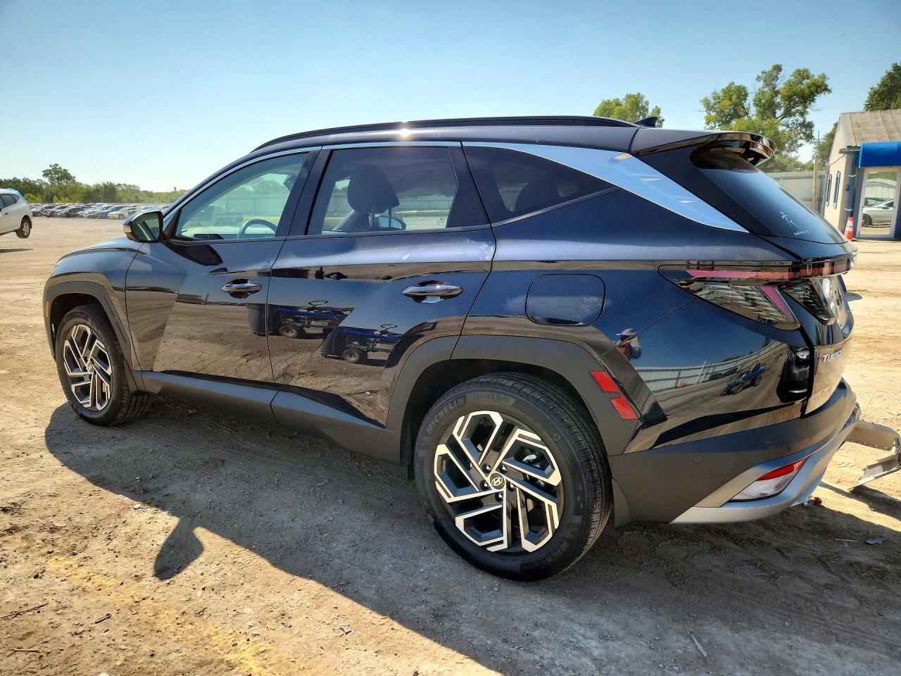 2026 HYUNDAI TUCSON HYBRID LIMITED — Фото 2 из 13