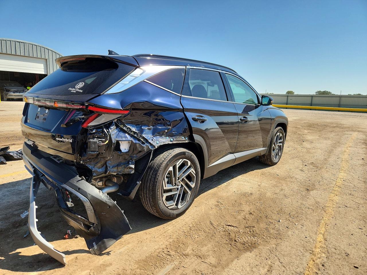 2026 HYUNDAI TUCSON HYBRID LIMITED — Фото 3 из 13