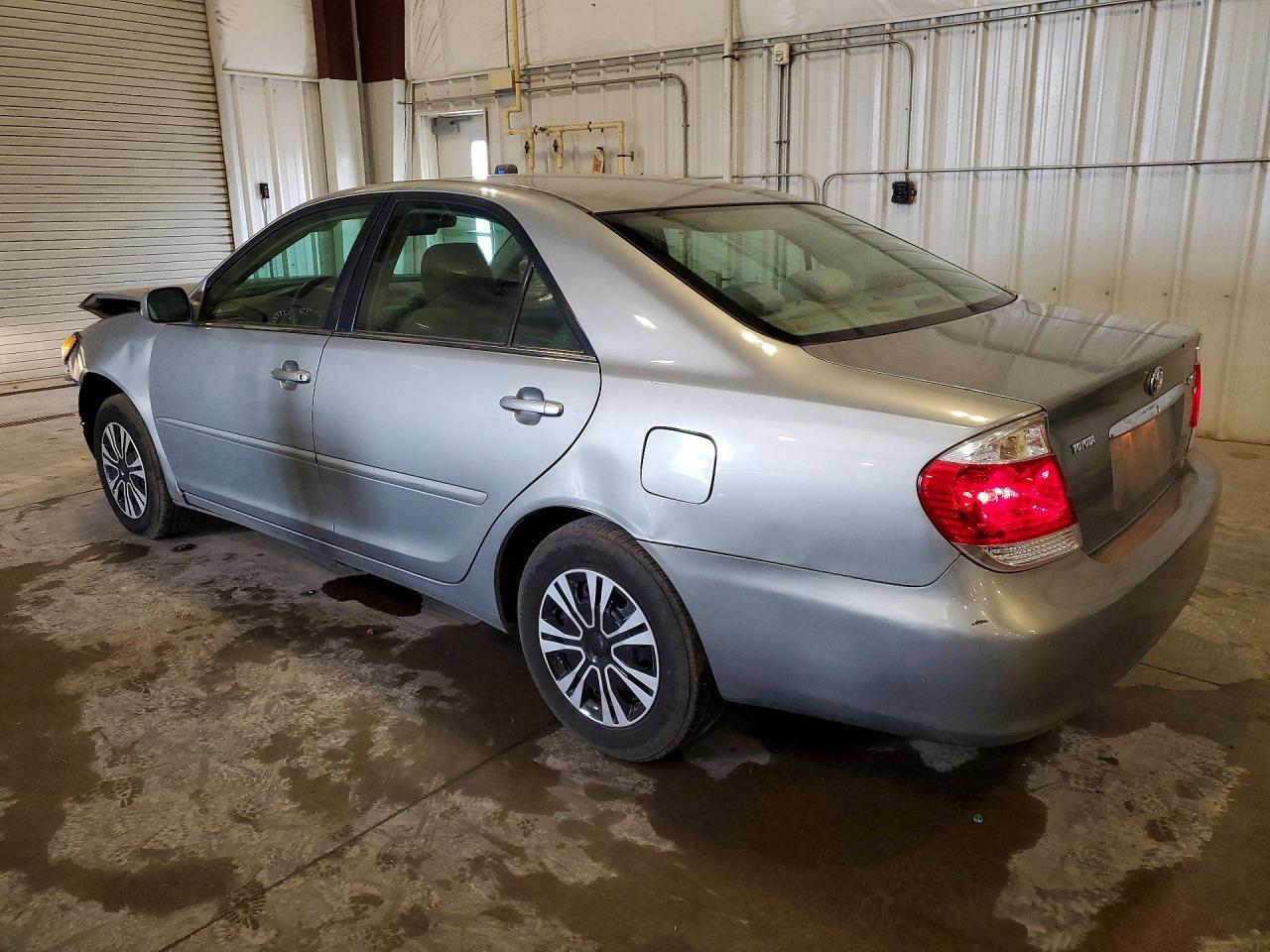 2005 TOYOTA CAMRY LE — Фото 2 из 12