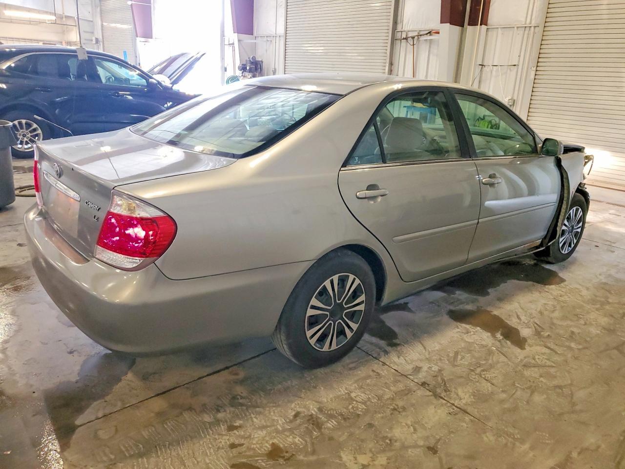 2005 TOYOTA CAMRY LE — Фото 3 из 12