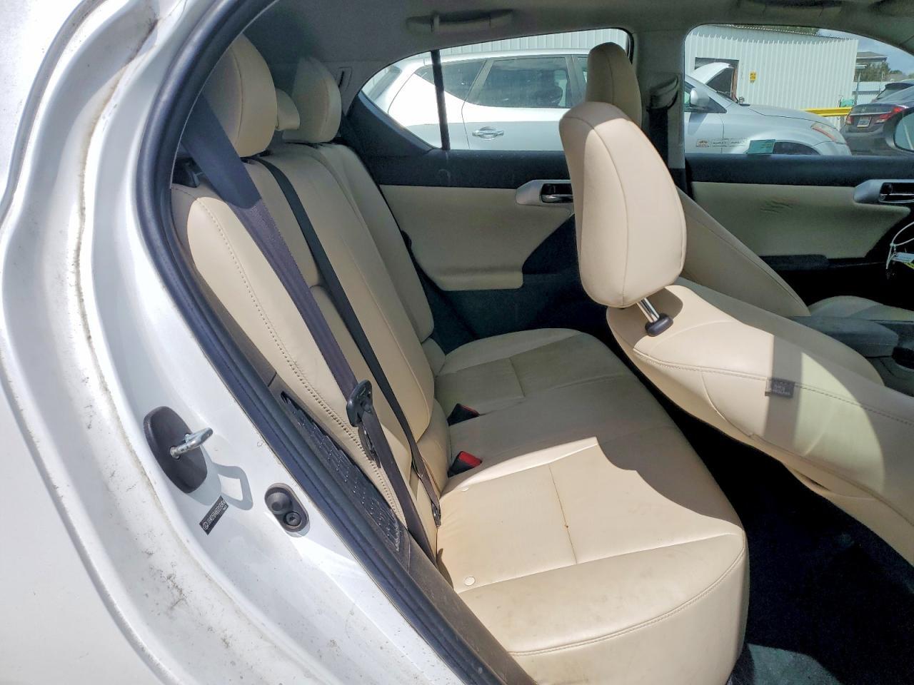 JTHKD5BH6B2020904 2011 LEXUS CT photo no. 10
