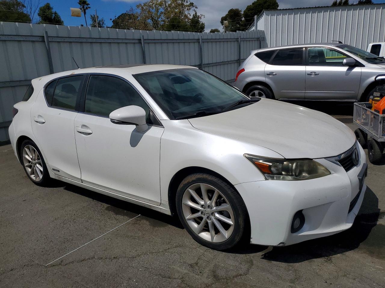 JTHKD5BH6B2020904 2011 LEXUS CT photo no. 4