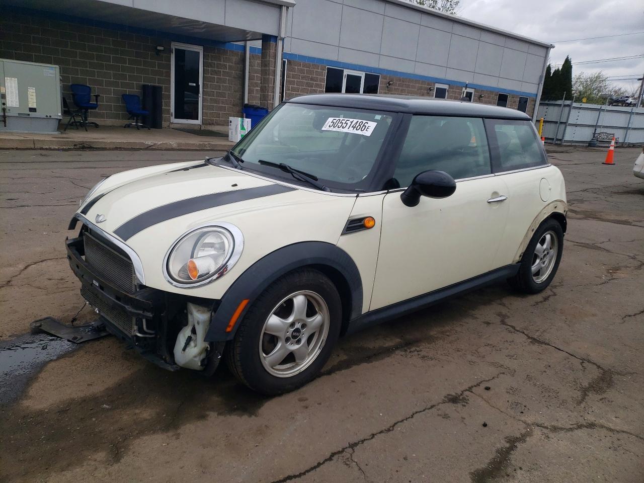 2011 MINI COOPER WMWSU3C50BT096555
