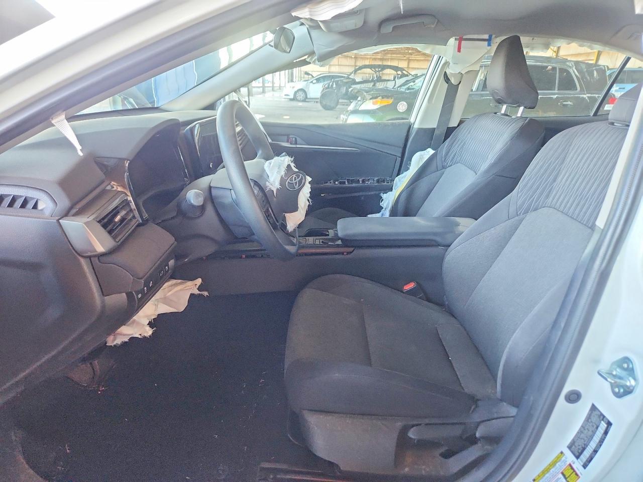 2026 TOYOTA CAMRY LE — Фото 7 из 13
