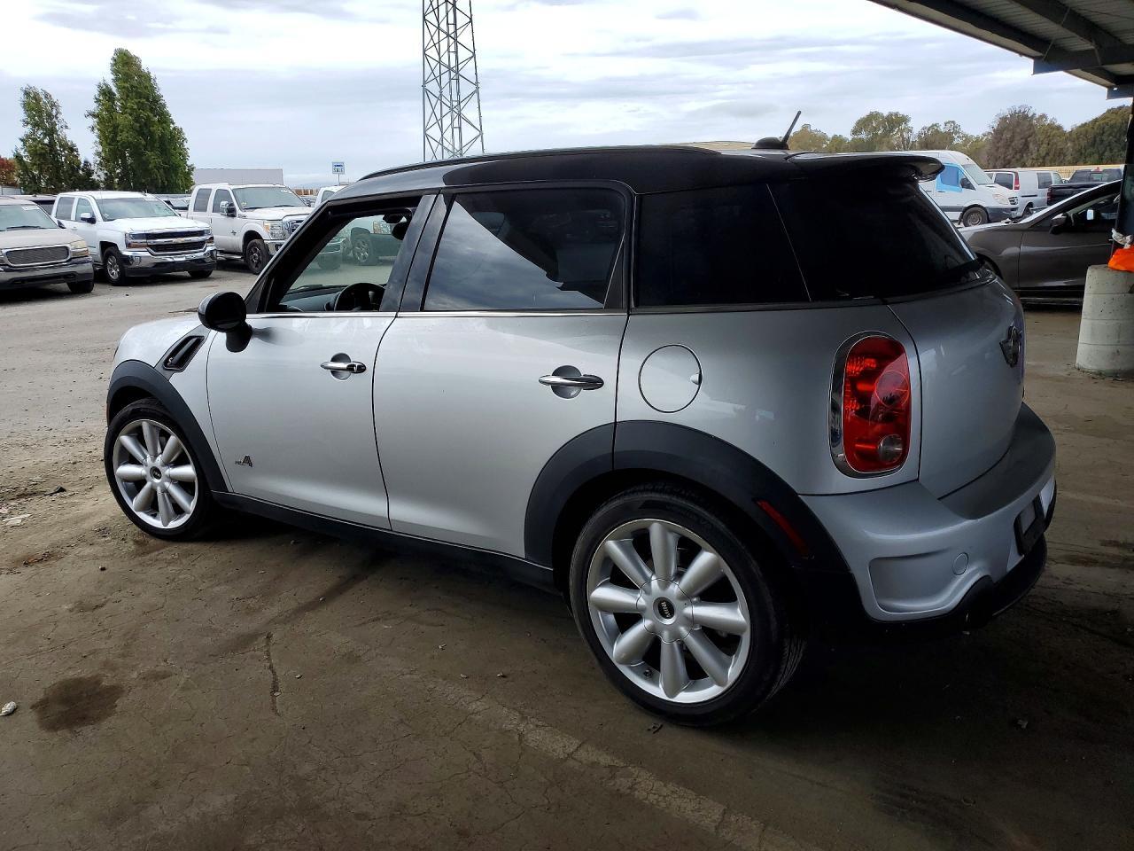 2012 MINI COOPER S COUNTRYMAN — Фото 2 из 12