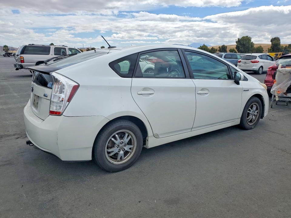 JTDKN3DU2B0249332 2011 TOYOTA PRIUS photo no. 3