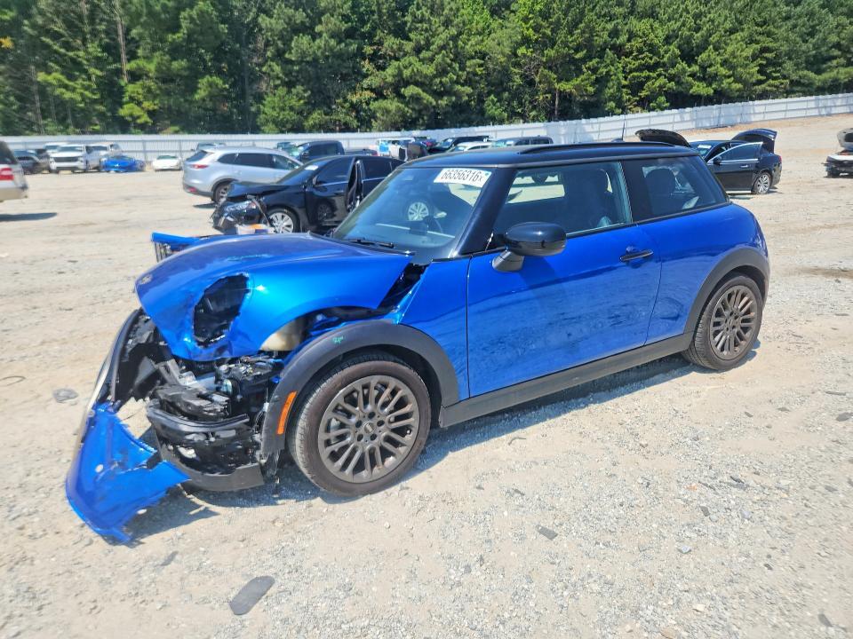 2025 MINI COOPER WMW13GD00S2W71655