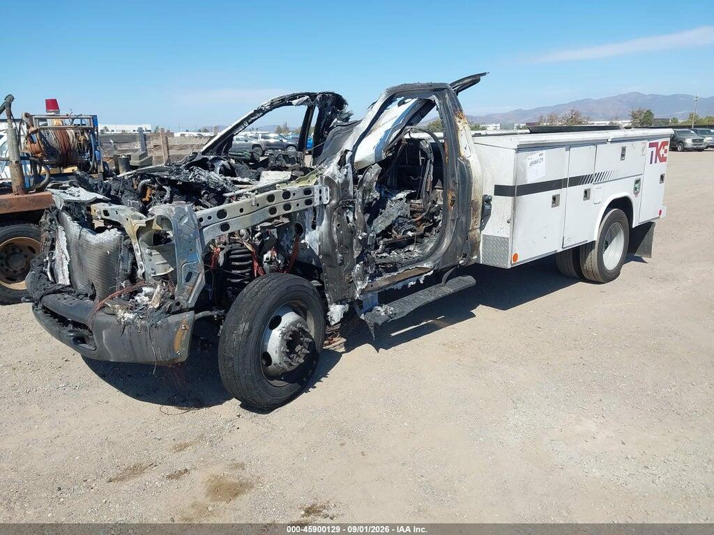 1FDUF4GT1PEC90054 2023 FORD F-450 CHASSIS photo no. 2