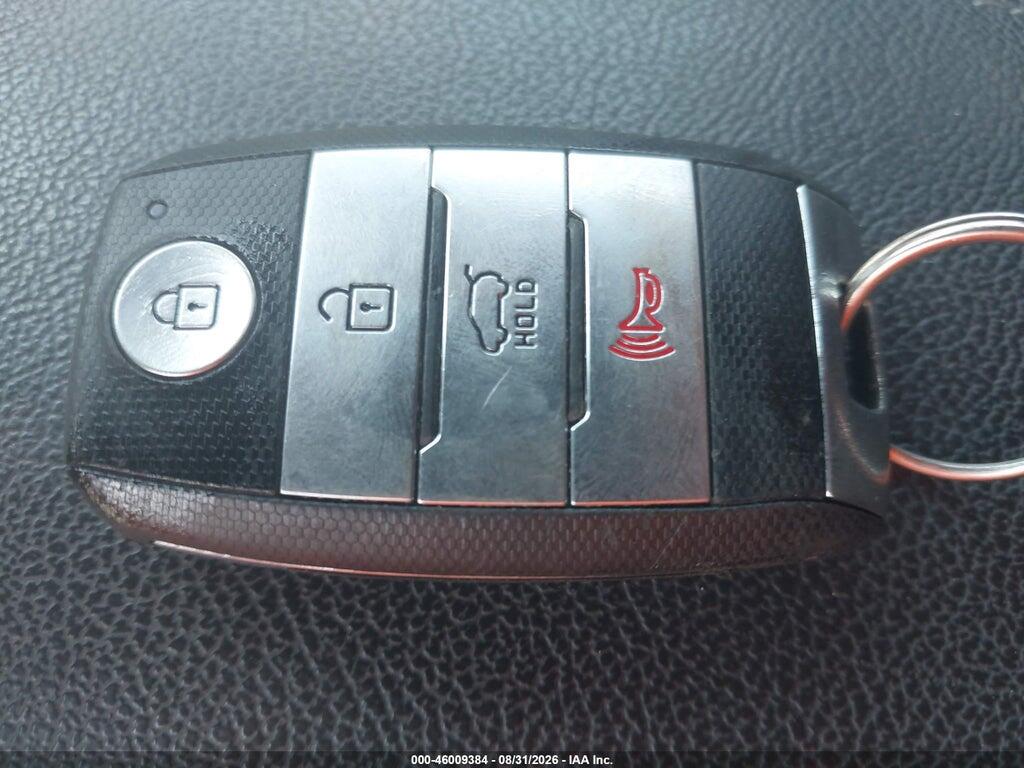 KNDCB3LC7H5066106 2017 KIA NIRO photo no. 11