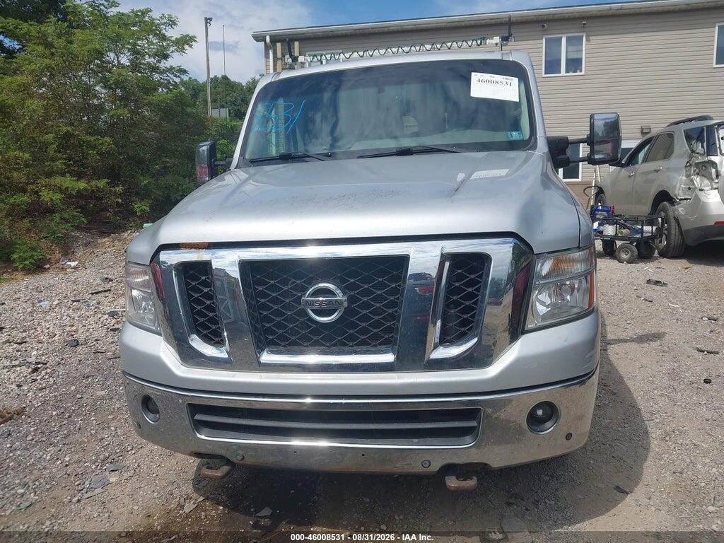 5BZAF0AA0HN853250 2017 NISSAN NV PASSENGER NV3500 HD photo no. 12