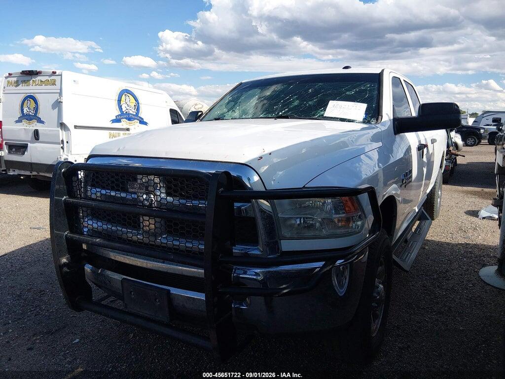 3C6UR5HL8JG237682 2018 RAM 2500 photo no. 2