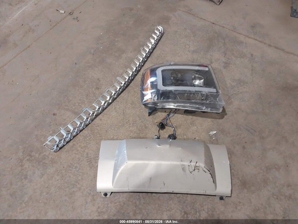 1GNSKCE01BR172430 2011 CHEVROLET TAHOE photo no. 12