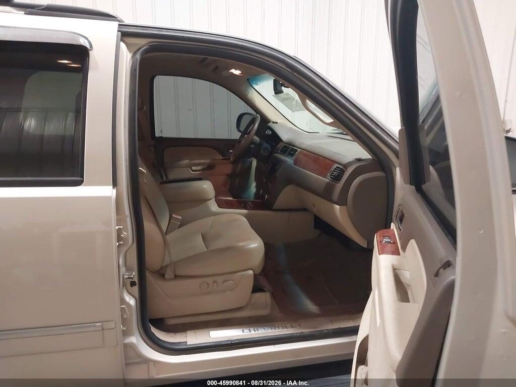 1GNSKCE01BR172430 2011 CHEVROLET TAHOE photo no. 5