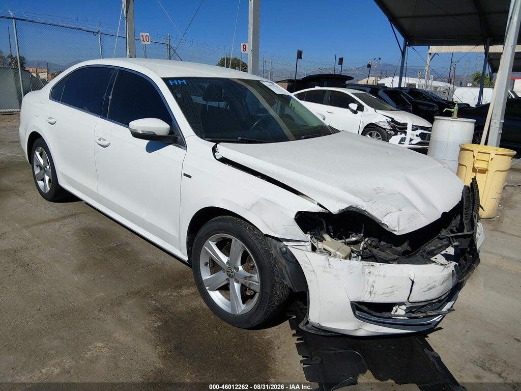 2015 VOLKSWAGEN PASSAT 1VWAT7A33FC103351