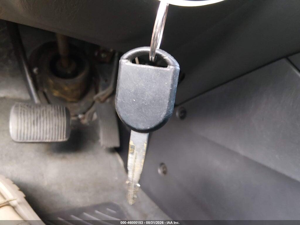 1FMYU93186KD11409 2006 FORD ESCAPE photo no. 11