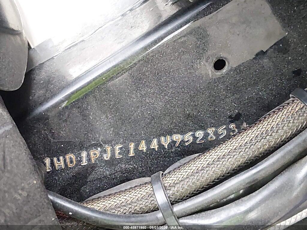 1HD1PJE144Y952853 2004 HARLEY-DAVIDSON FLHTCSE photo no. 10