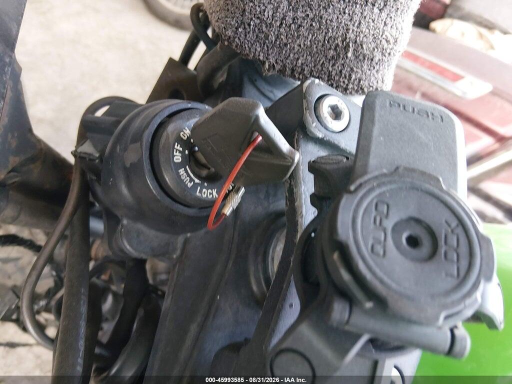 JKAEXEC149DA38353 2009 KAWASAKI EX650 photo no. 11