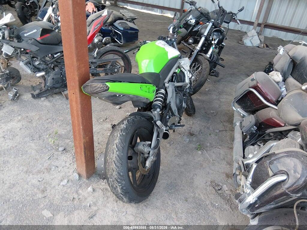 JKAEXEC149DA38353 2009 KAWASAKI EX650 photo no. 4