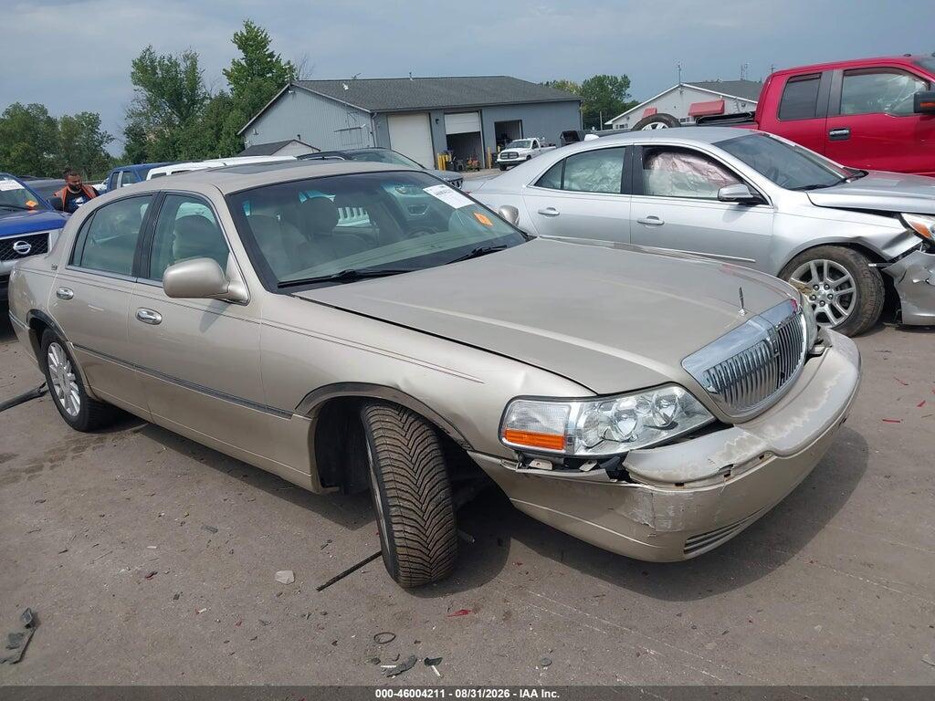 2005 LINCOLN TOWN CAR 1LNHM82W75Y654926