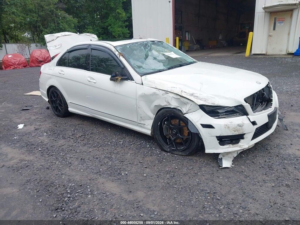 2012 MERCEDES-BENZ C 300 WDDGF8BB3CA644297