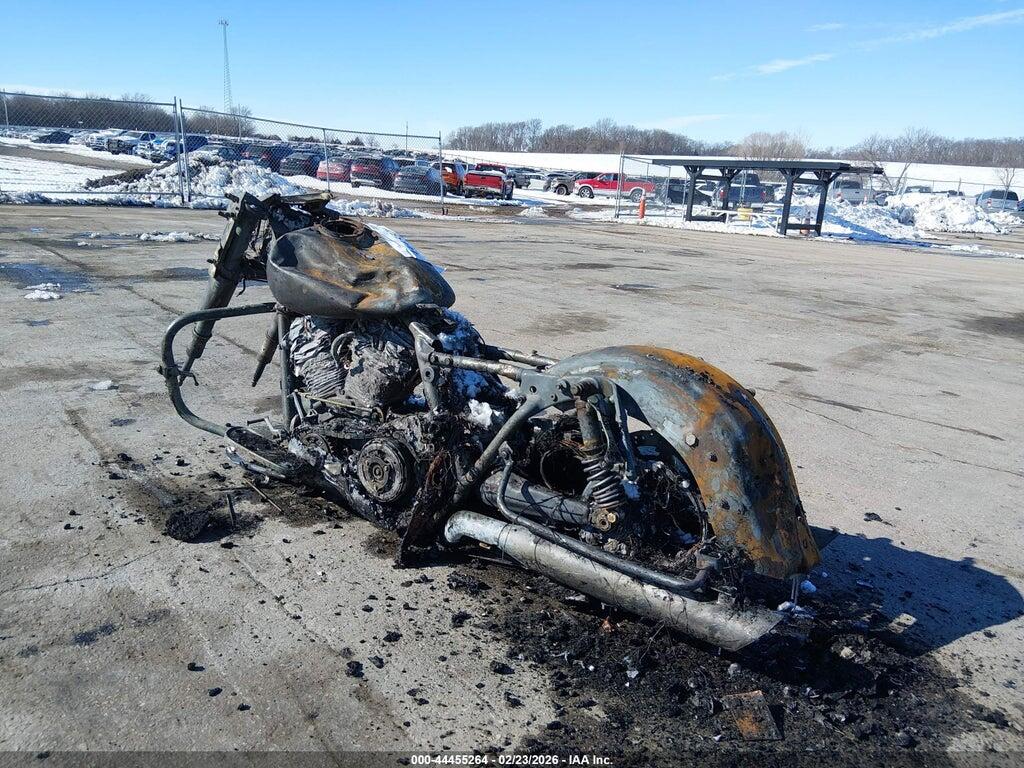 1HD1KBC12JB615586 2018 HARLEY-DAVIDSON FLHX photo no. 3