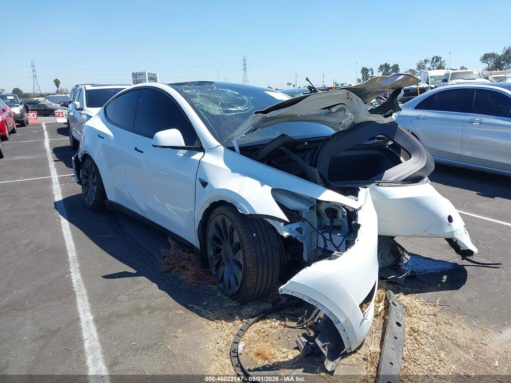 2025 TESLA MODEL Y 7SAYGDEF3SF267403