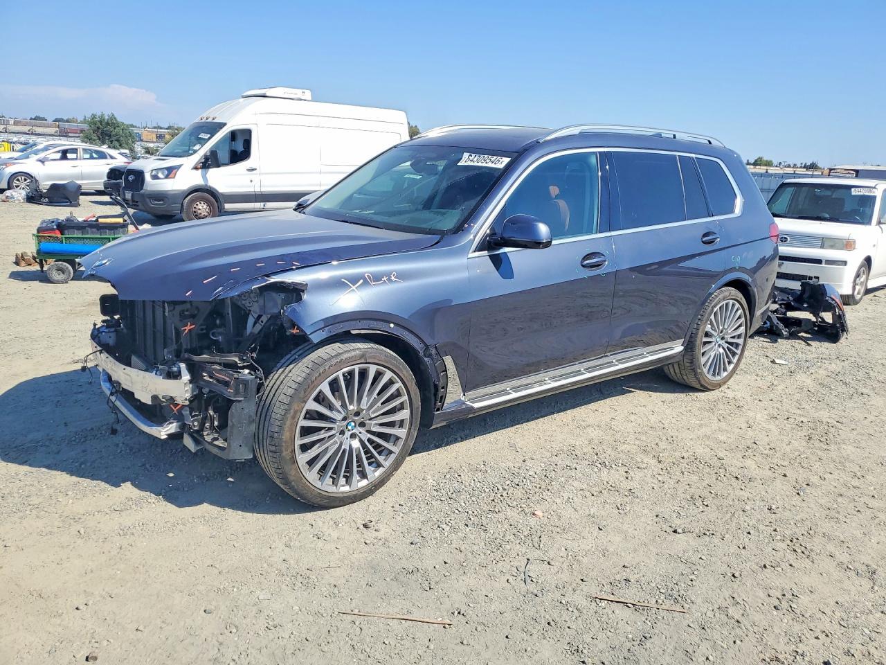 2019 BMW X7 5UXCW2C59KLB43790