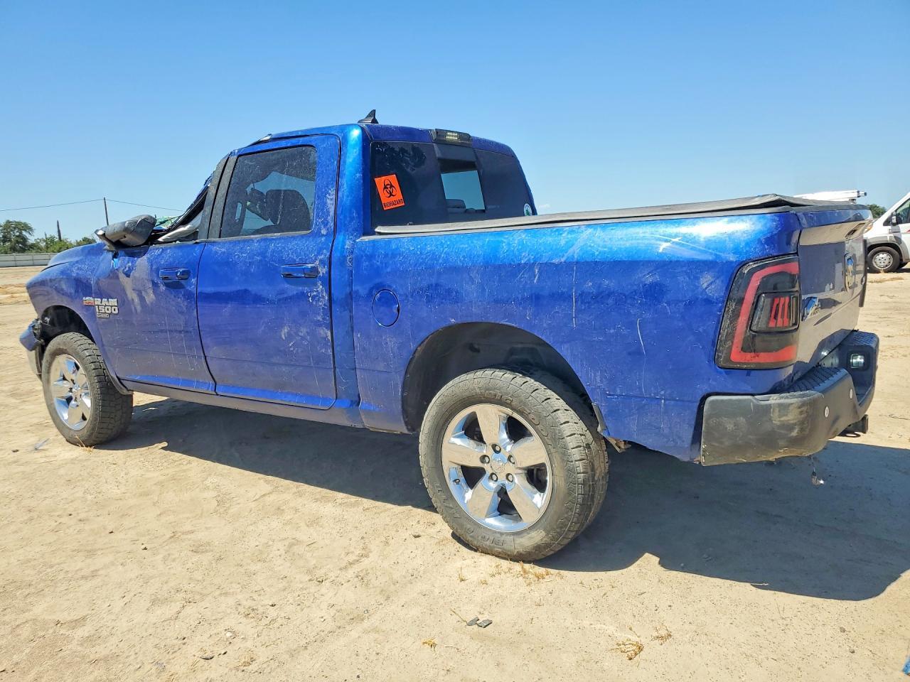 1C6RR7LT2KS506049 2019 RAM 1500 CLASSIC photo no. 2