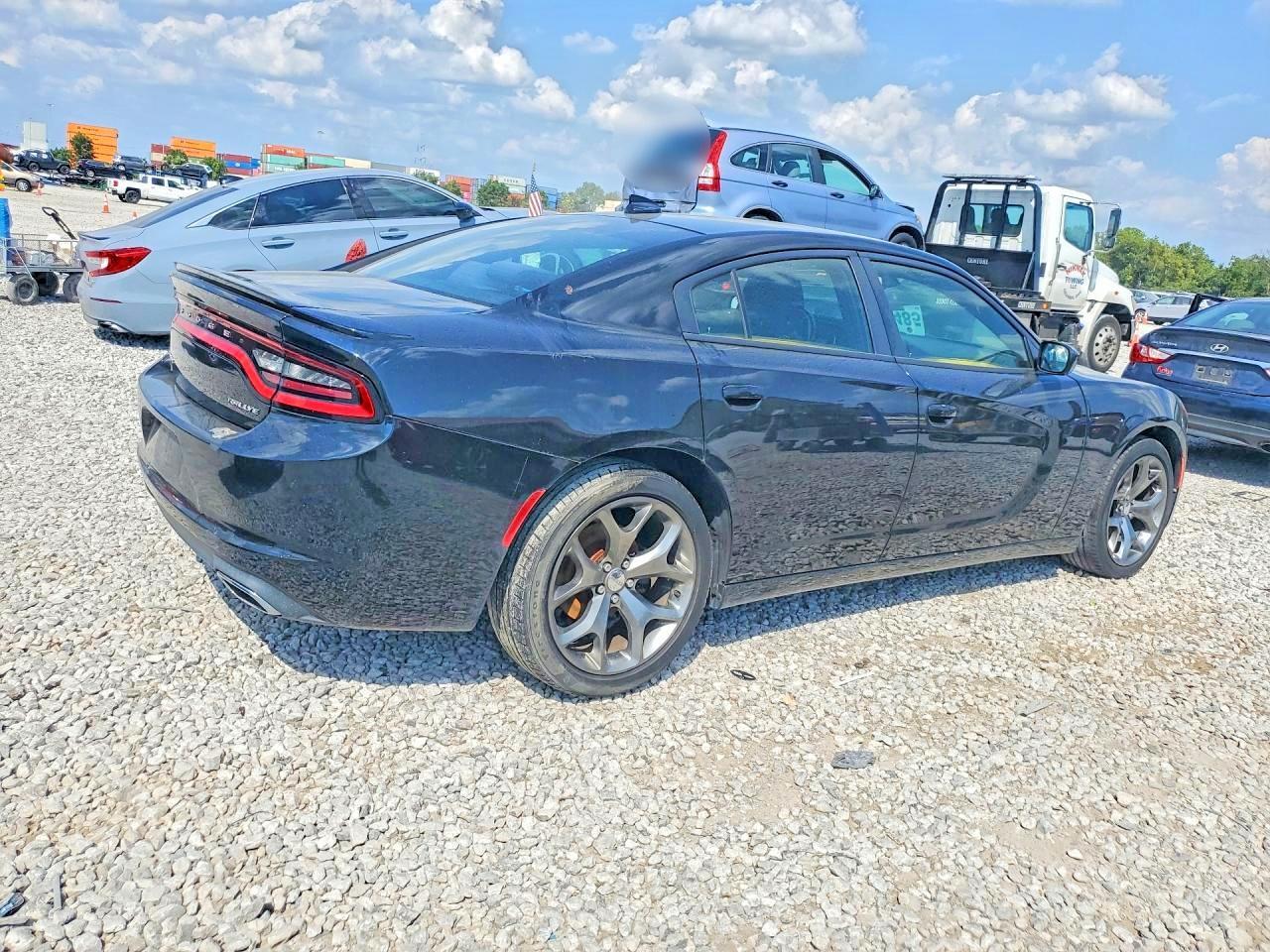 2016 DODGE CHARGER SXT — Фото 3 из 12