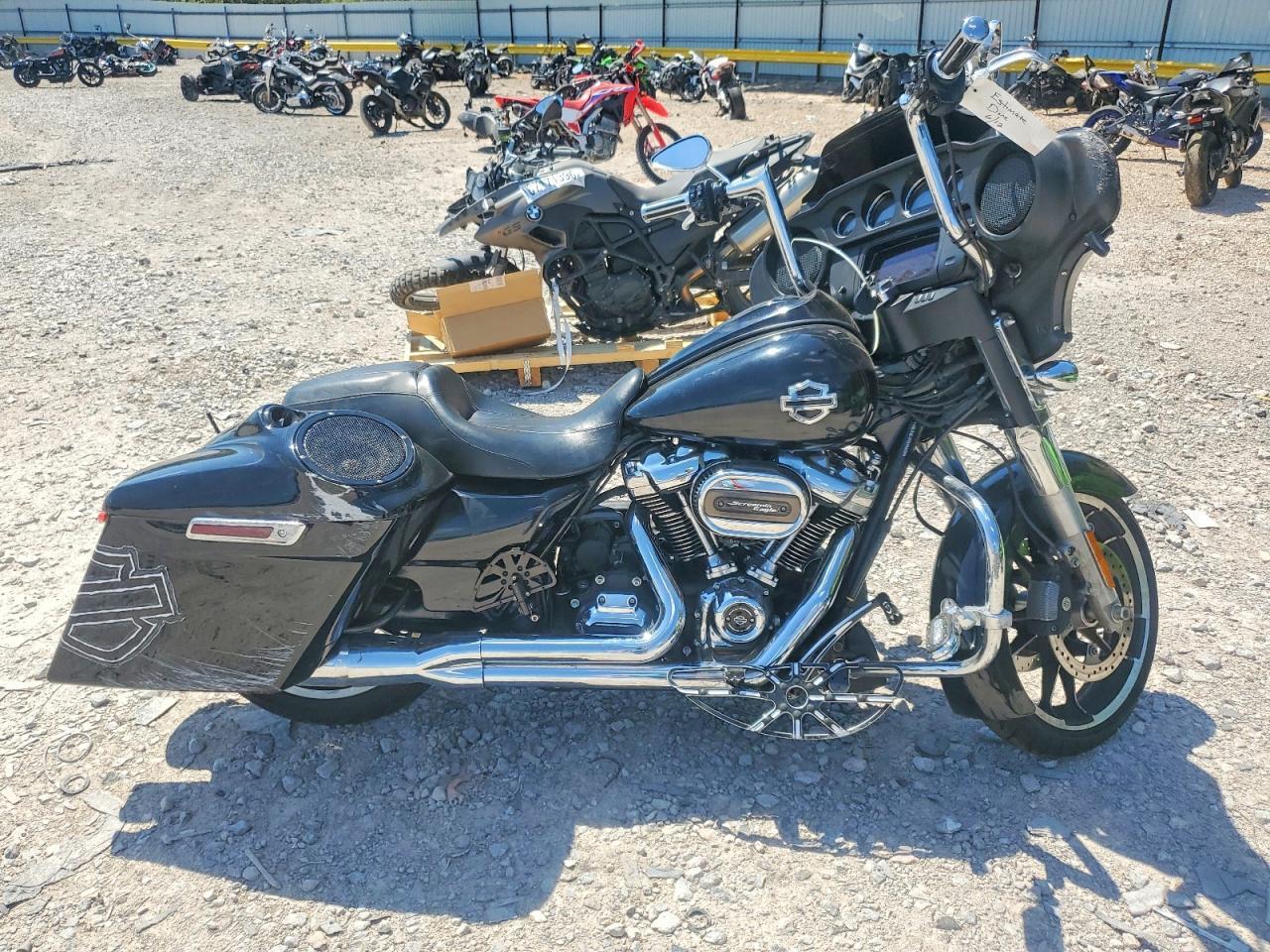 2023 HARLEY-DAVIDSON FLHX 1HD1KBC18PB608635