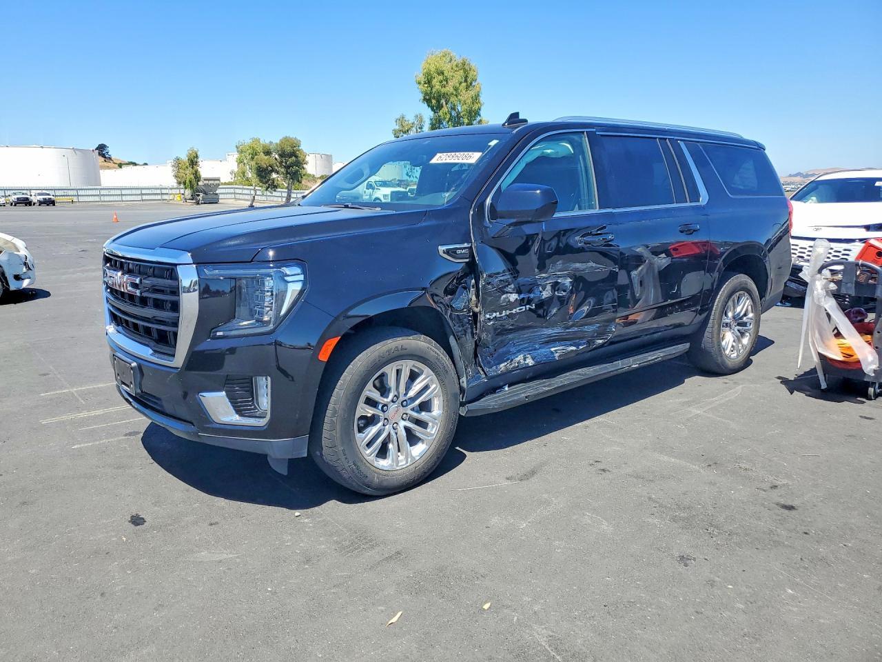 2021 GMC YUKON XL 1GKS2FKD0MR286606