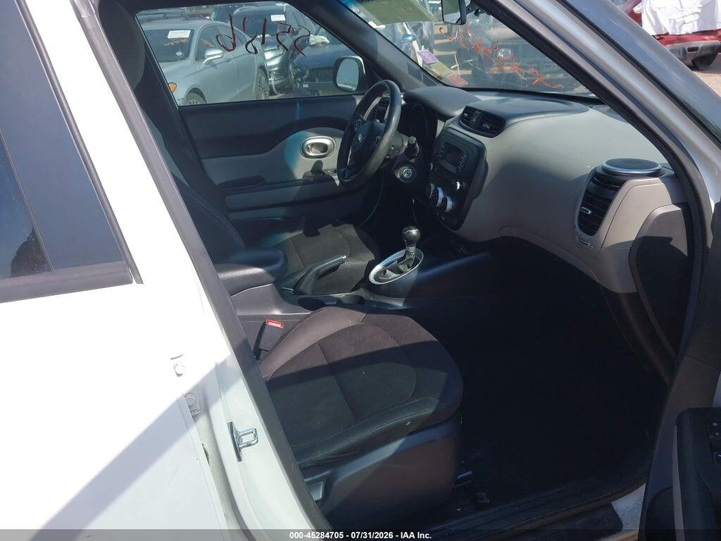 KNDJN2A20F7231885 2015 KIA SOUL photo no. 5