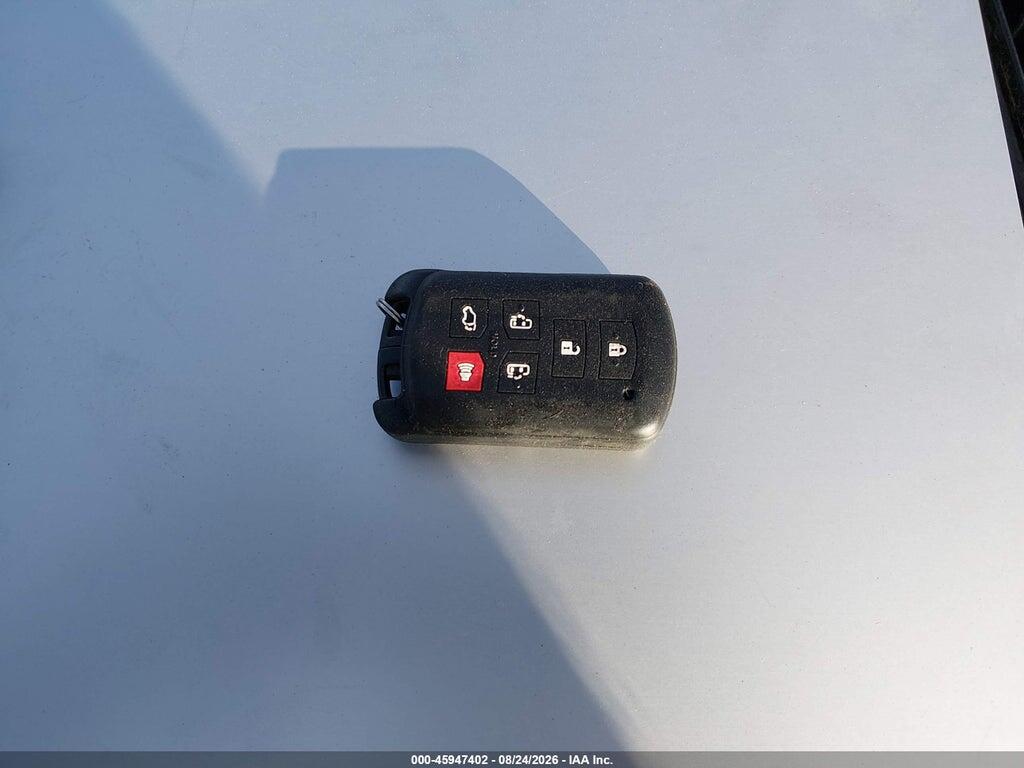 5TDDK3DC7BS002894 2011 TOYOTA SIENNA photo no. 11