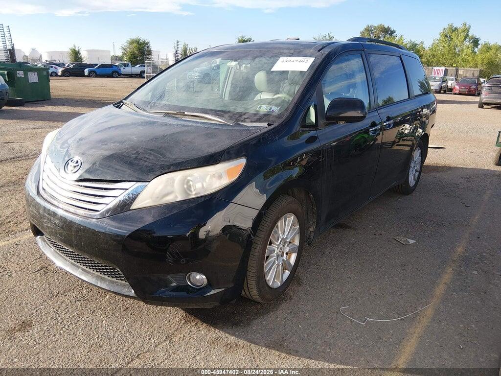 5TDDK3DC7BS002894 2011 TOYOTA SIENNA photo no. 2