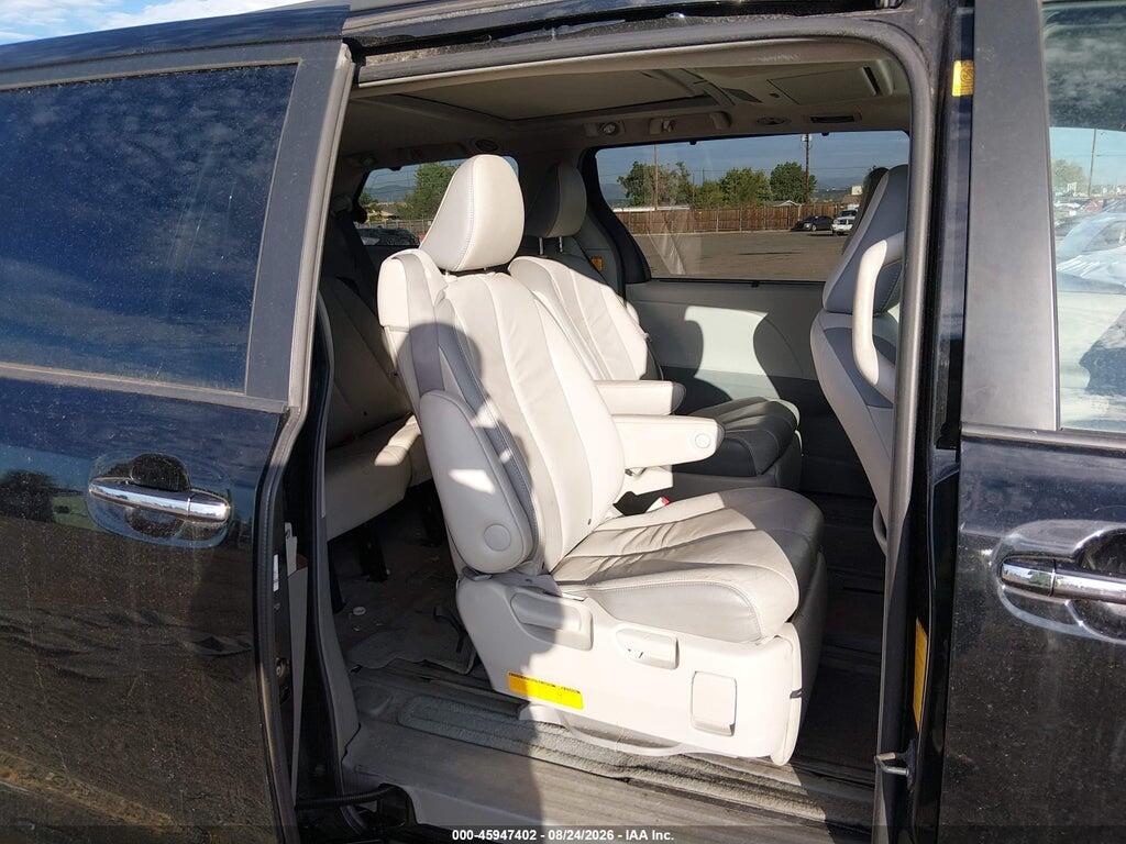 5TDDK3DC7BS002894 2011 TOYOTA SIENNA photo no. 8