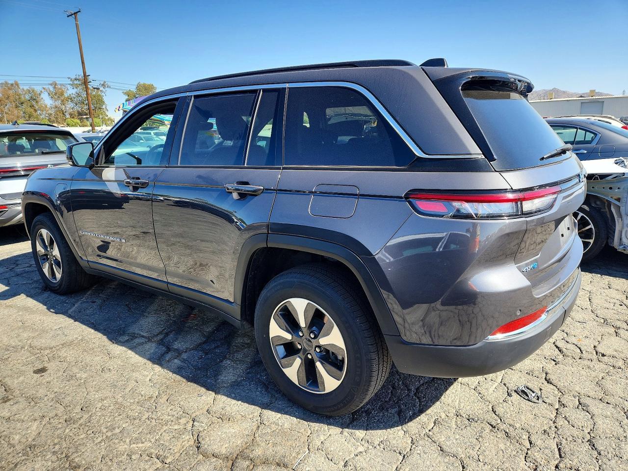 2024 JEEP GRAND CHEROKEE LIMITED 4XE — Фото 2 из 12