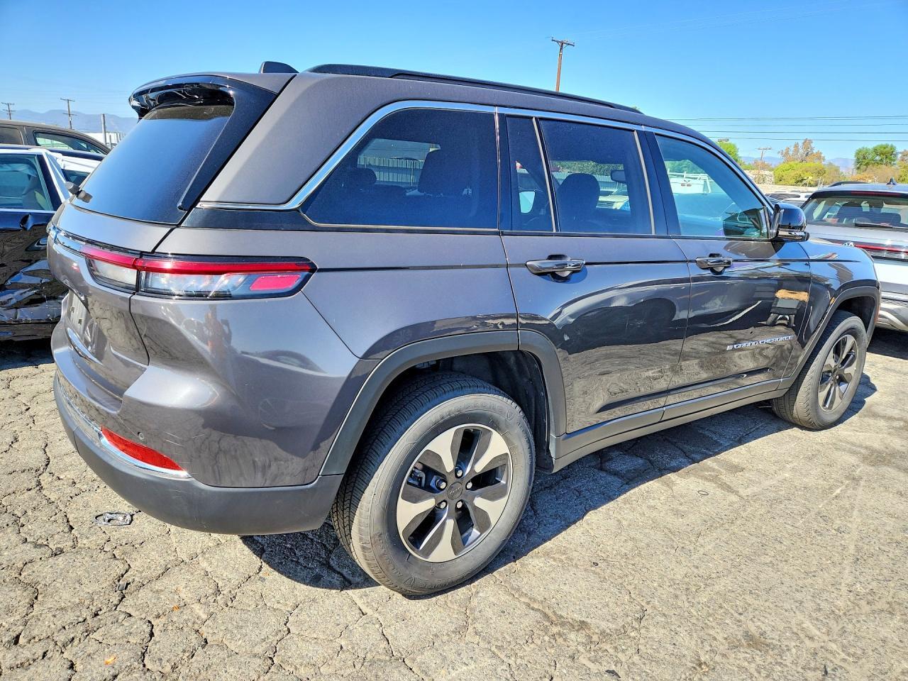 2024 JEEP GRAND CHEROKEE LIMITED 4XE — Фото 3 из 12