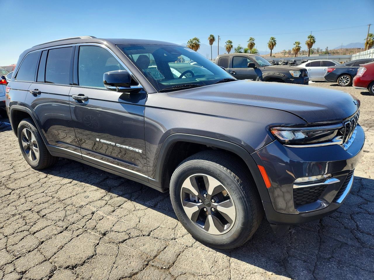 2024 JEEP GRAND CHEROKEE LIMITED 4XE — Фото 4 из 12