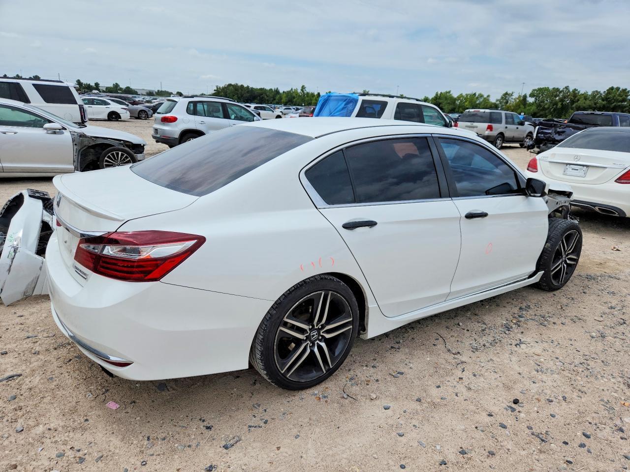 2017 HONDA ACCORD SPORT SPECIAL EDITION — Фото 3 из 13