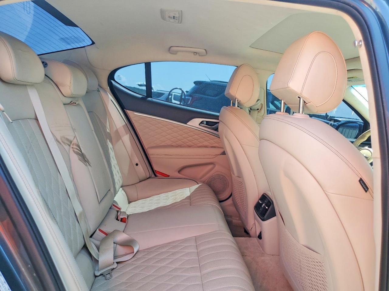 2019 GENESIS G70 3.3T DESIGN EDITION — Фото 10 из 12