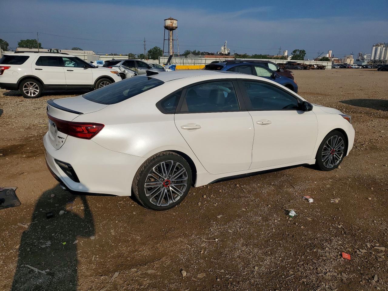 2021 KIA FORTE GT — Фото 3 из 13