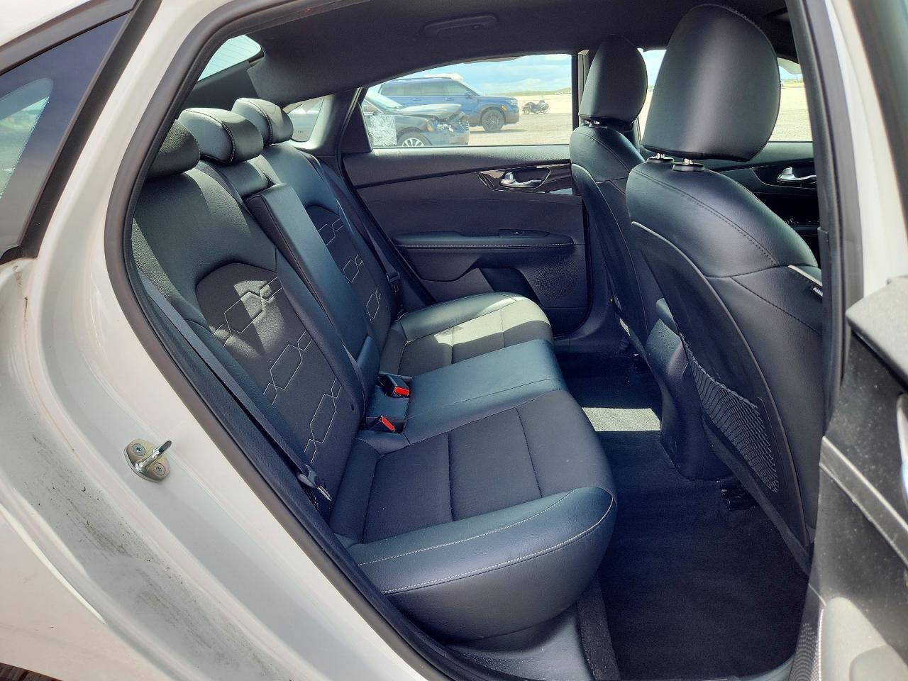 2023 KIA FORTE GT LINE — Фото 10 из 12