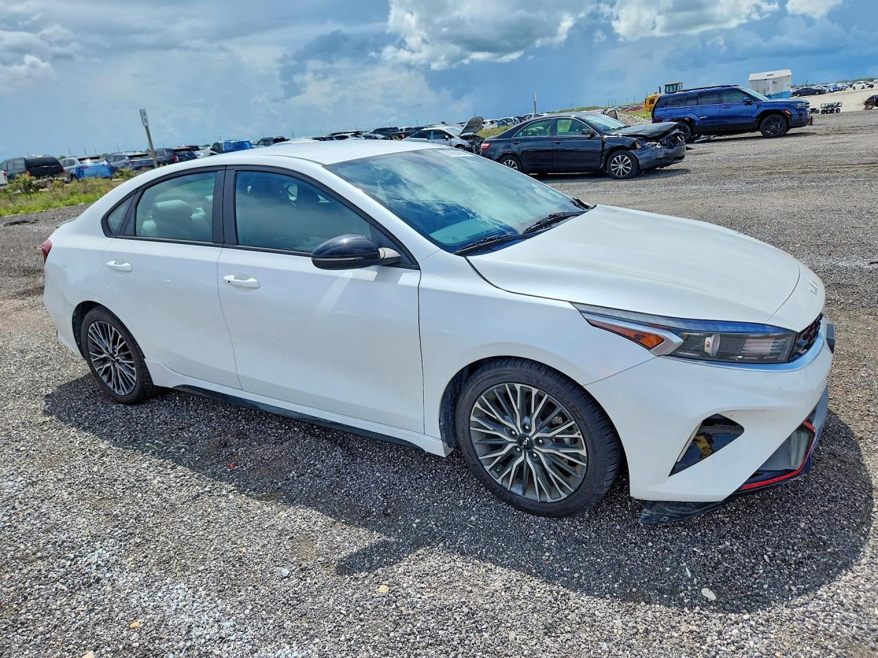 2023 KIA FORTE GT LINE — Фото 4 из 12