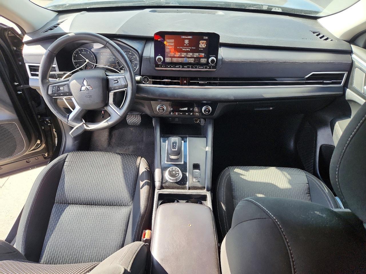 2024 MITSUBISHI OUTLANDER ES — Фото 8 из 13
