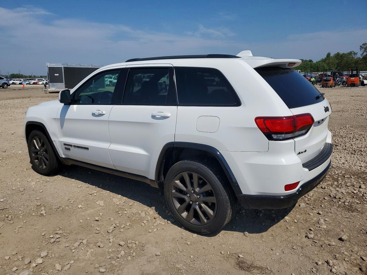 2016 JEEP GRAND CHEROKEE LIMITED — Фото 2 из 13