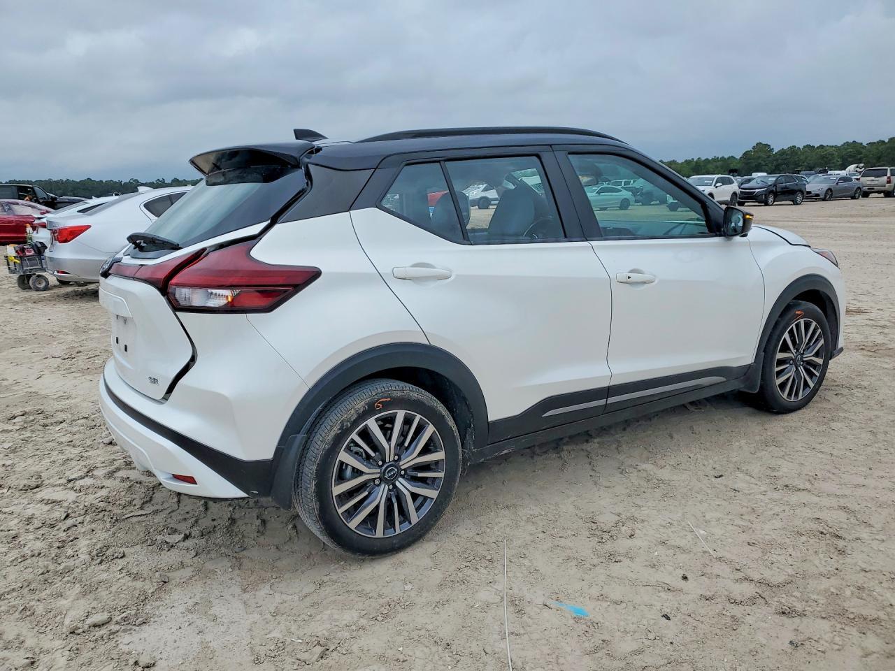 2024 NISSAN KICKS SR — Фото 3 из 13