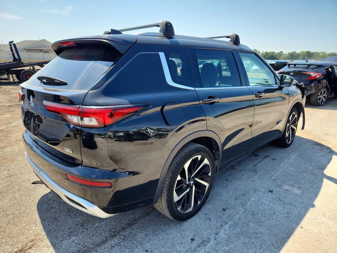 2022 MITSUBISHI OUTLANDER SEL — Фото 3 из 13